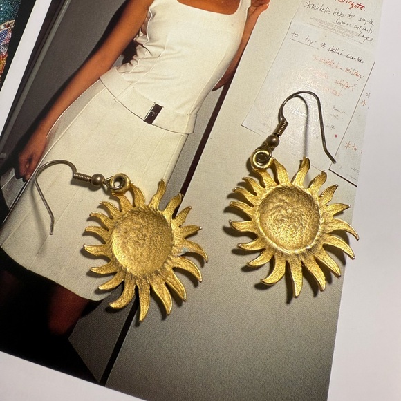 Vintage Gold Sunburst Earrings - Picture 3 of 4